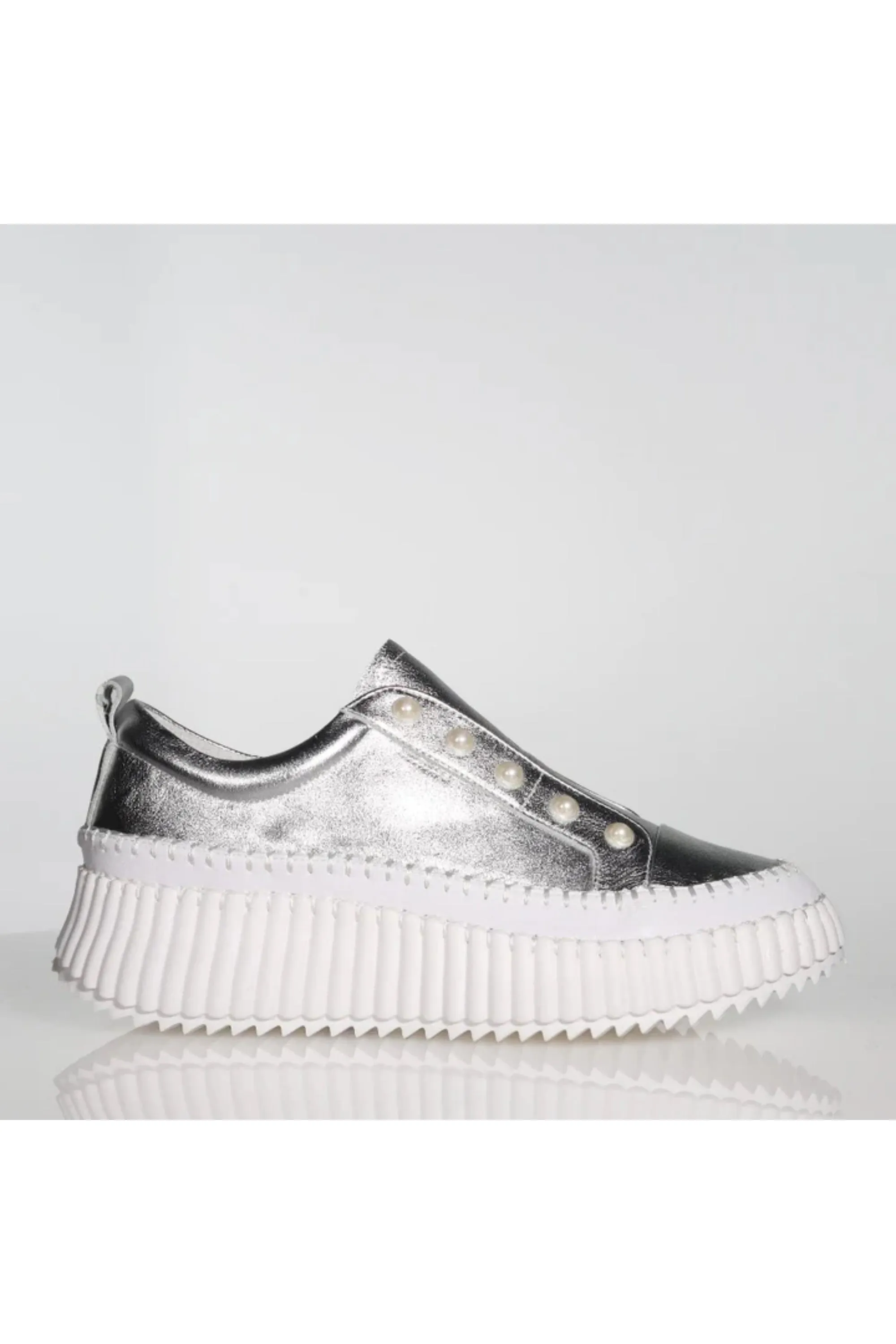 Minx - 868-10 Pearlzie Slip Ons